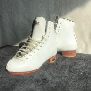 New Riedell J55 Ice skates/Figure Skates